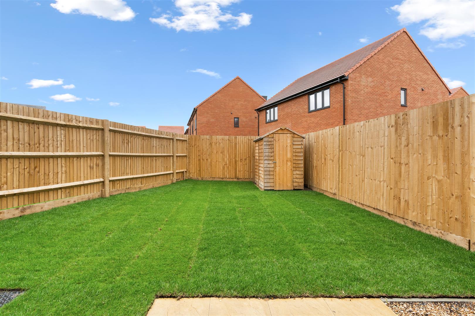 3 bed property in Stone Lodge Road, Dartford